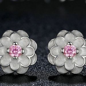 Gem Emporium Accessories - Spring White & Pink Flower sterling Stud earrings Gem Emporium Accessories - Spring White & Pink Flower sterling Stud earrings